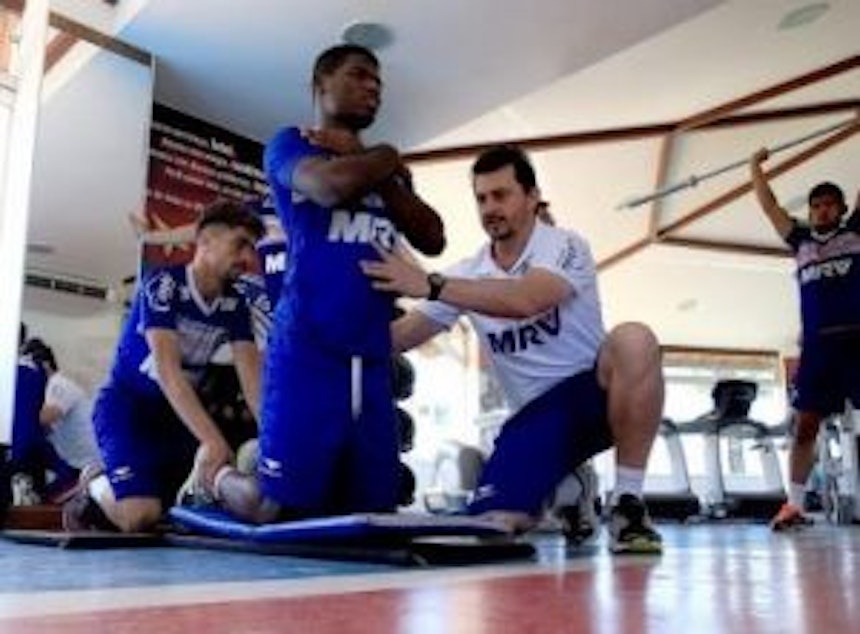 Bahia treina na academia se preparando para enfrentar o Luverdense