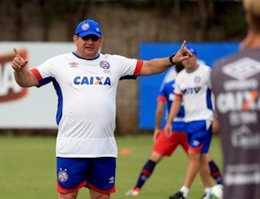 Guto Ferreira comanda treino no Fazendão (Foto: Felipe Oliveira/EC Bahia/Divulgação)