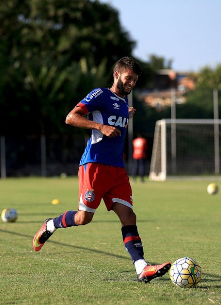 Lateral-esquerdo Juninho é um dos destaques do sub-20 do Bahia (foto: Felipe Oliveira/Divulgação/EC Bahia) 