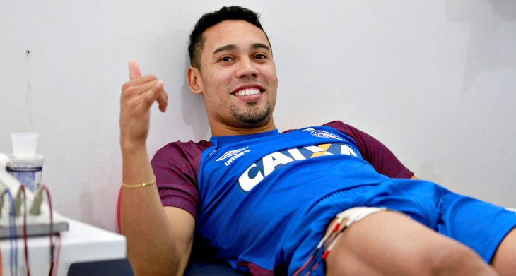 Edigar Junio e Júnior Brumado são liberados pelo DM e iniciam transição