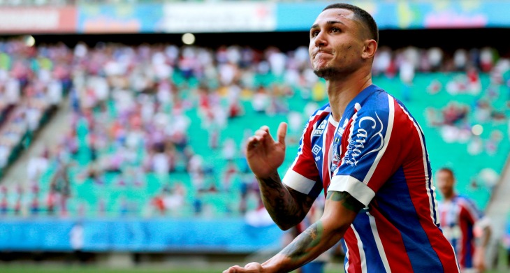 Em comentário nas redes sociais, Vinícius se despede do Bahia