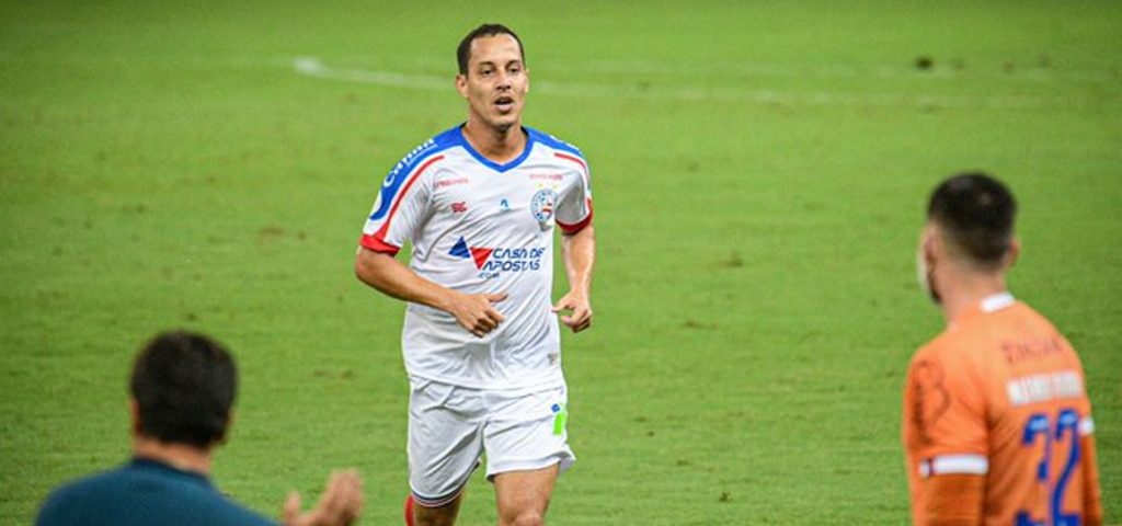 Bahia mete 4 no Fortaleza em noite brilhante de Rodriguinho