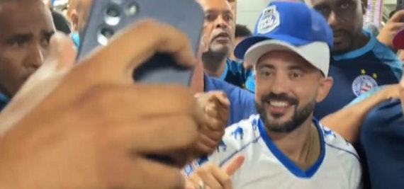 Chegada de Everton Ribeiro em Salvador